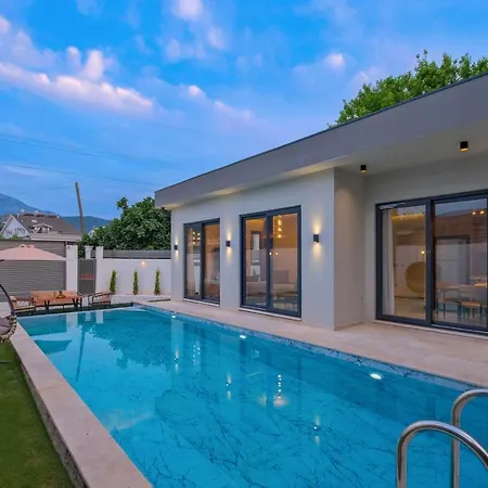 Daire Eosa Homes 5 *